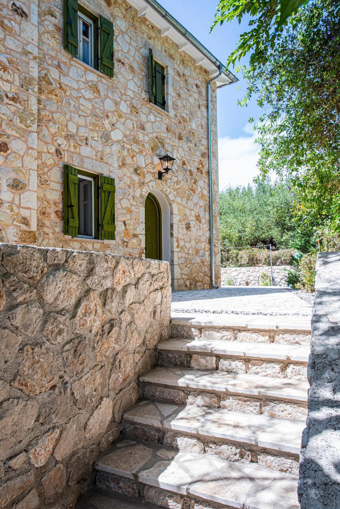 Apartament Lagadia Stone House *