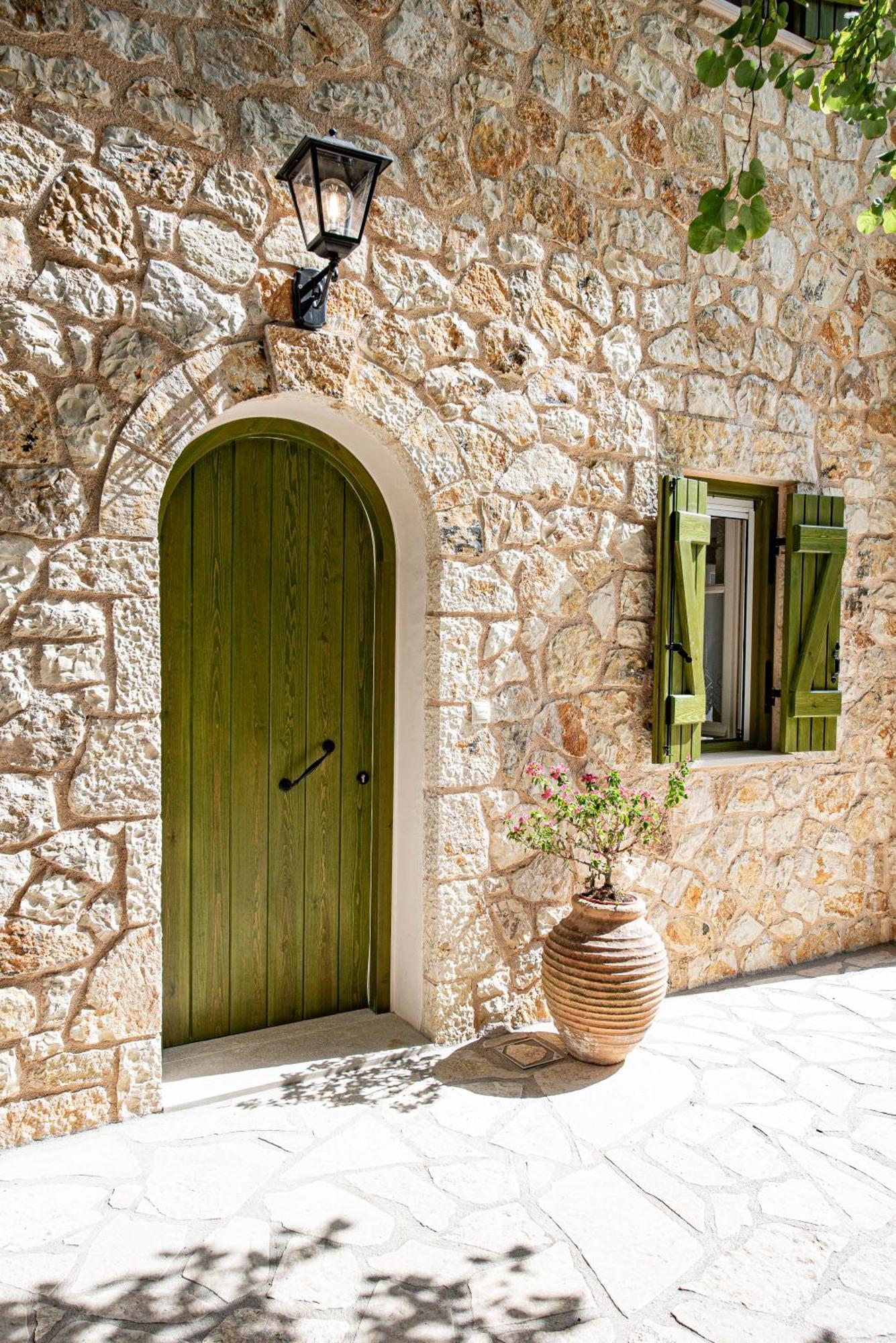 Lagadia Stone House * Áyios Nikítas