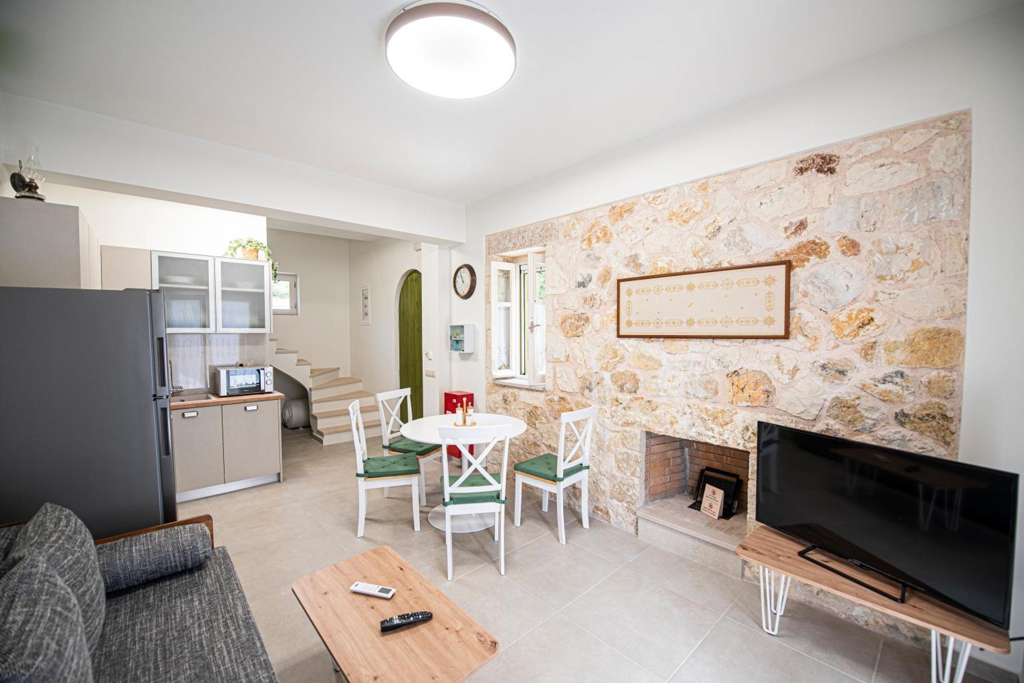 Appartement Lagadia Stone House *