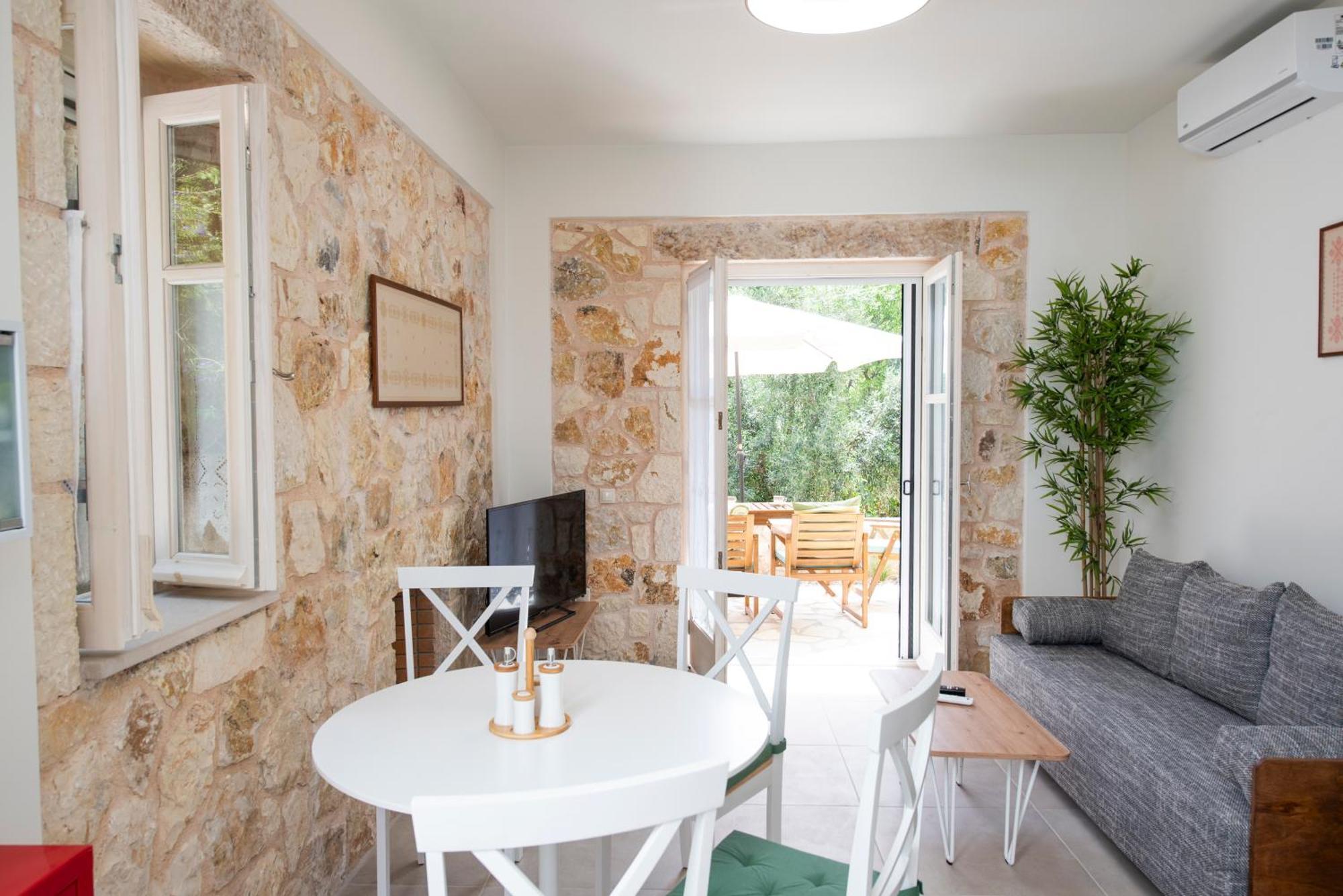 Appartement Lagadia Stone House Áyios Nikítas