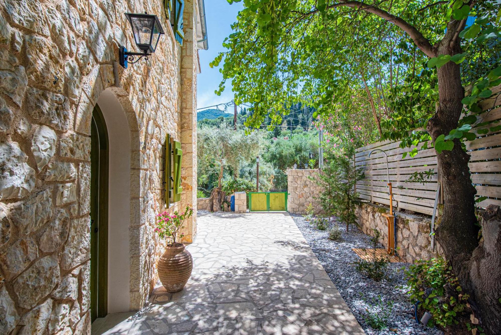 Lagadia Stone House Áyios Nikítas